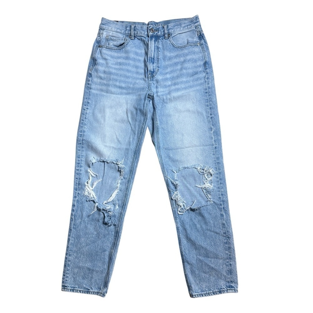 American Eagle Light Wash Distressed Mom Jeans Women’s US 6